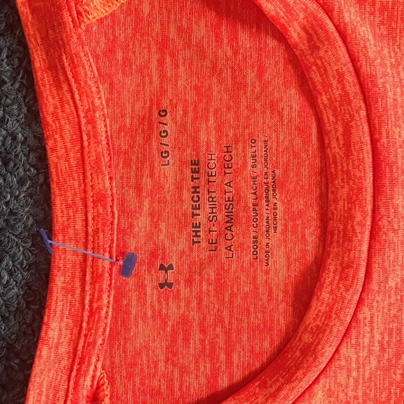 UNDER ARMOUR SHIRT. - Picture 3 of 4